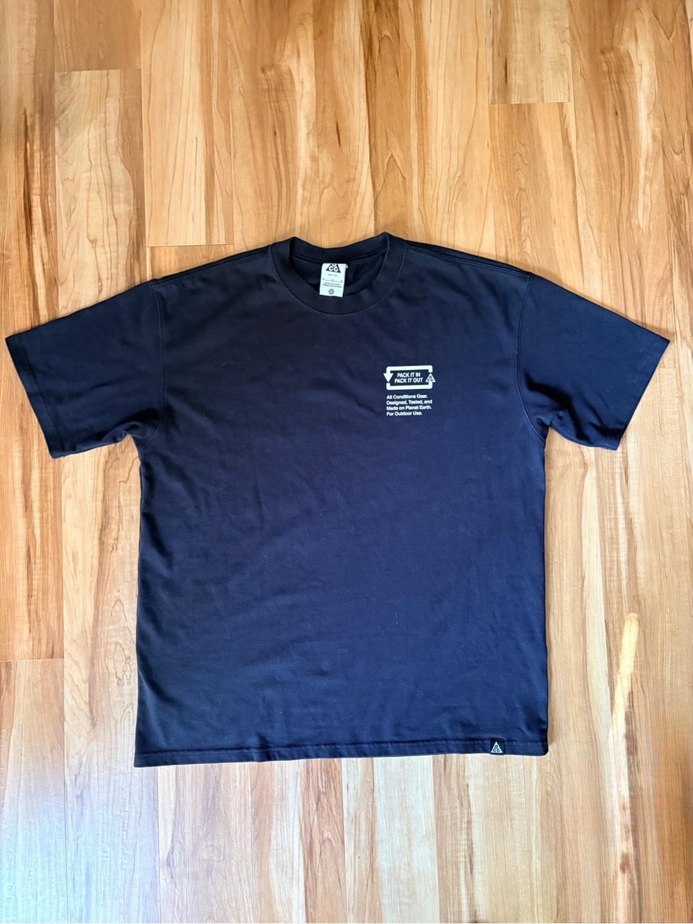 Nike ACG Black Crewneck T-Shirt with Environmental Graphic Medium